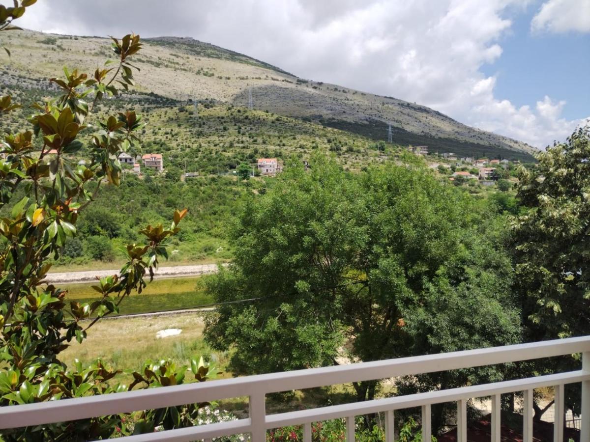 River Side Trebinje Hotell Eksteriør bilde
